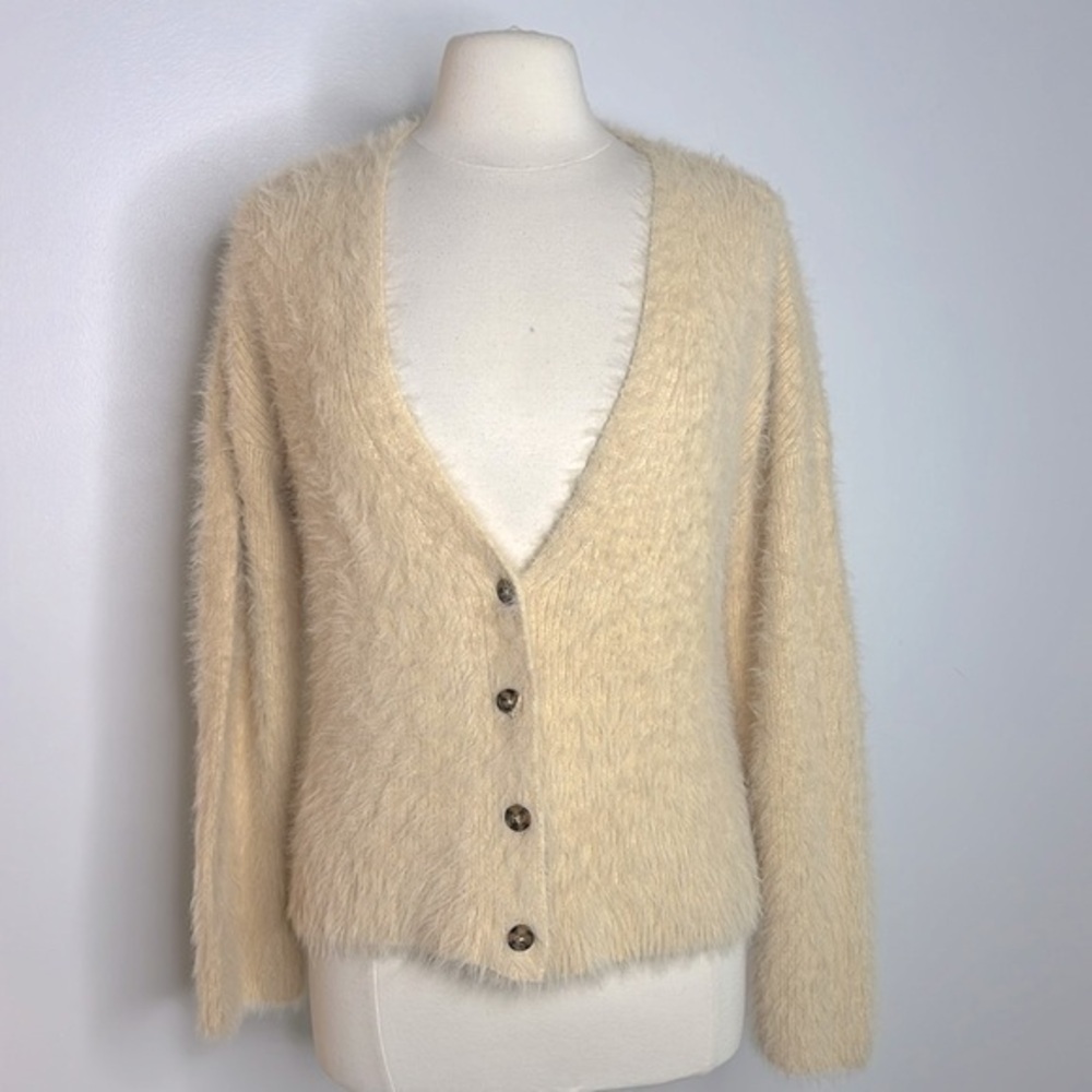 Brave Soul buttercream eyelash fuzzy knit cardigan sweater size medium